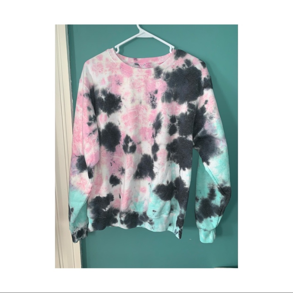 Like new tie dye crewneck